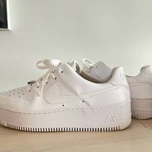 Nike Women’s Nike Air Force 1 Sage Low “Triple White”